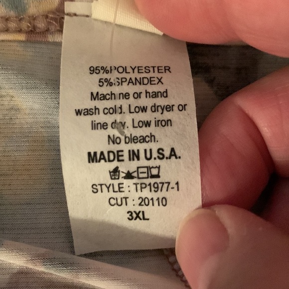 Crepas Floral Top, Size 3X, NWT - Picture 12 of 13